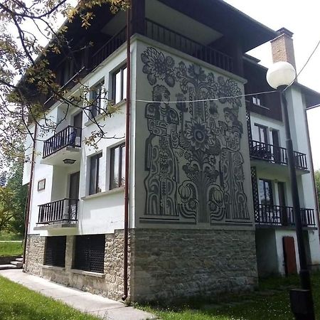 Чичо Томовата Колиба Hotel Tryavna Bagian luar foto