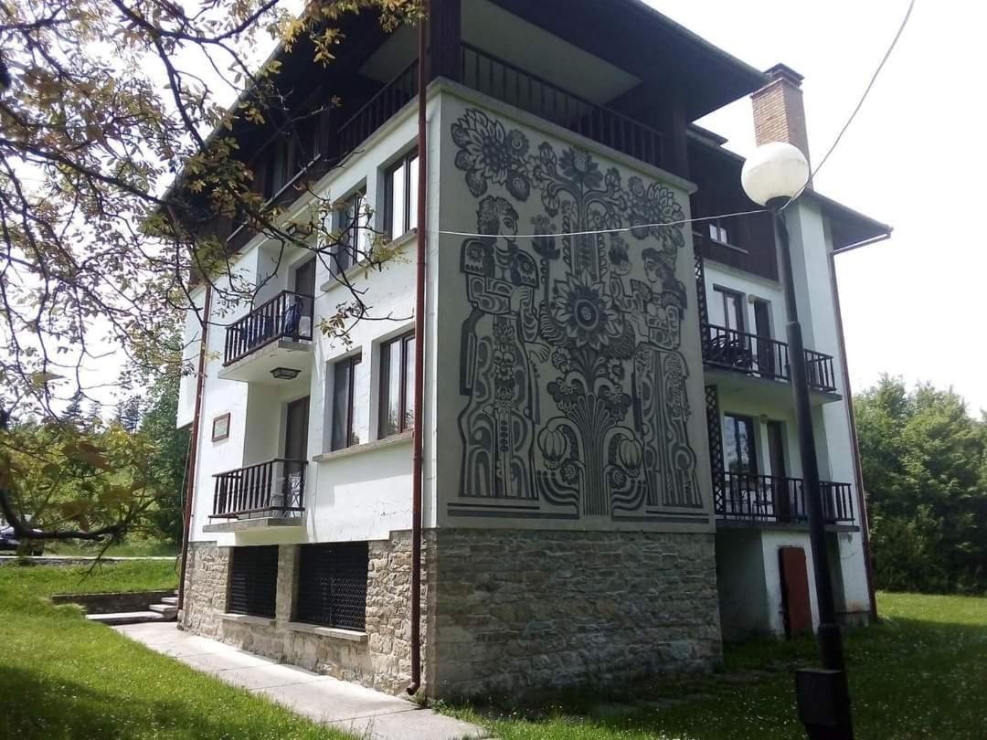Чичо Томовата Колиба Hotel Tryavna Bagian luar foto