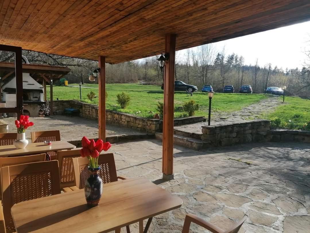 Чичо Томовата Колиба Hotel Tryavna Bagian luar foto